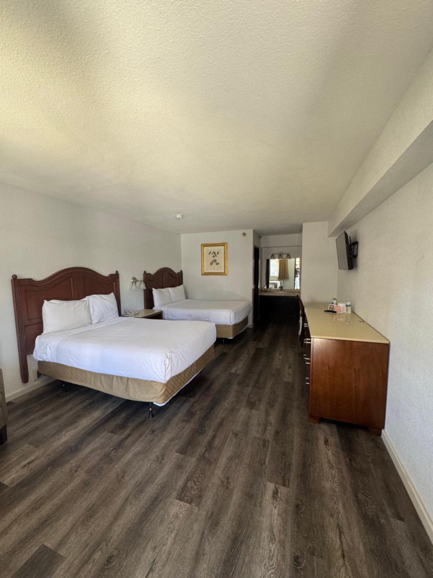 The New Pioneer Hotel Laughlin Bagian luar foto